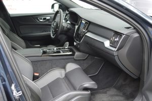 Avaliação: Sedan Volvo S60 T8 Recharge R-Design/ Interior