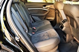 Avaliação: SUV elétrico Audi e-tron, interior sofisticado e futurista