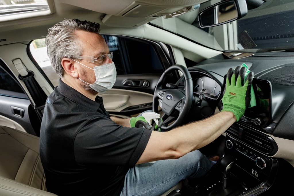 Ford higieniza e desinfeta os veículos e concessionárias 