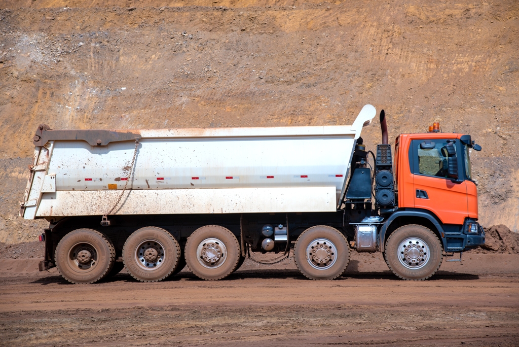 Scania lança caminhão 10x4 com maior capacidade de carga