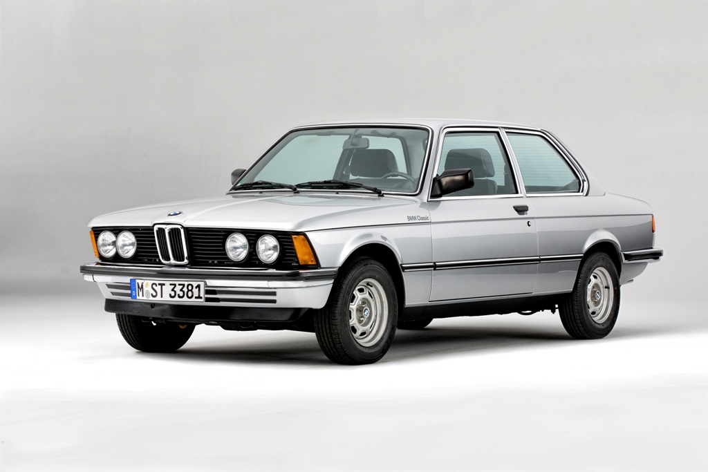 BMW Série 3 completa 45 anos