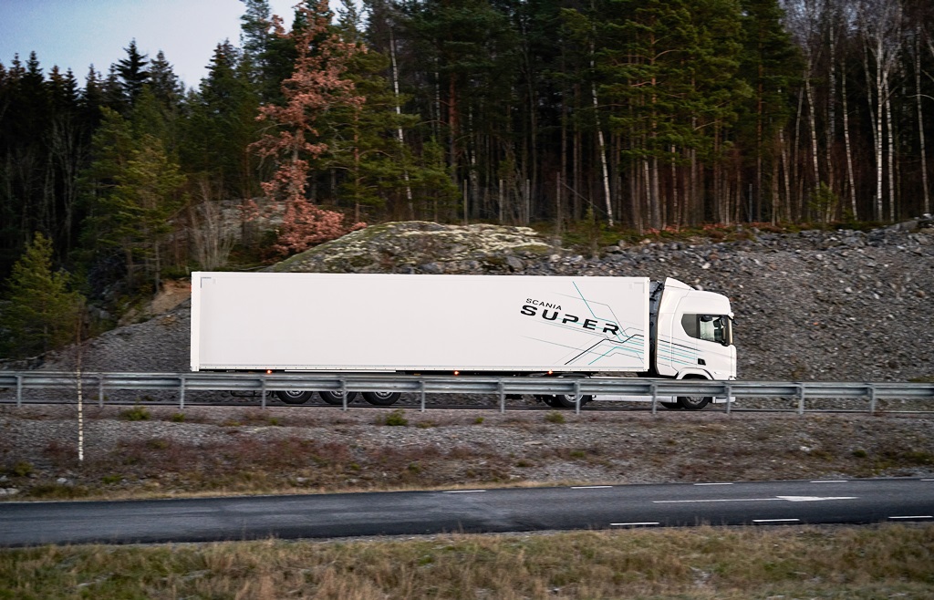 Scania lança linha Super com motor mais econômico  