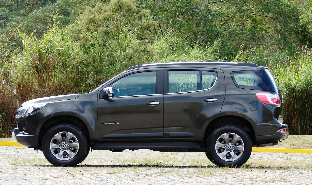 Avaliação: Chevrolet Trailblazer Premier 2023 Diesel- Lateral