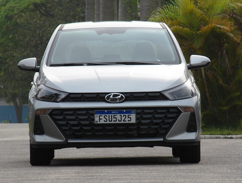 Avaliação: Novo Hyundai HB20 2023 Platinum Plus- Frente