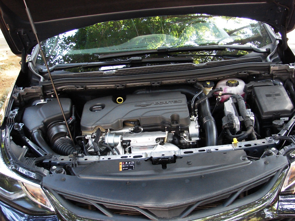 Avaliação: Chevrolet Cruze Midnight 2023- Motor 1.4L Turbo Ecotec
