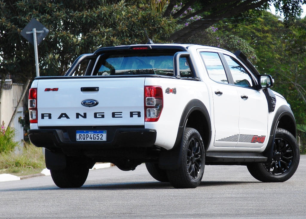 Avaliação: Ford Ranger FX4 2023
