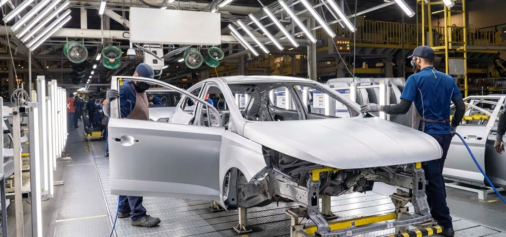 Fábricas de automóveis paralisam as linhas de produção Fábrica Hyundai