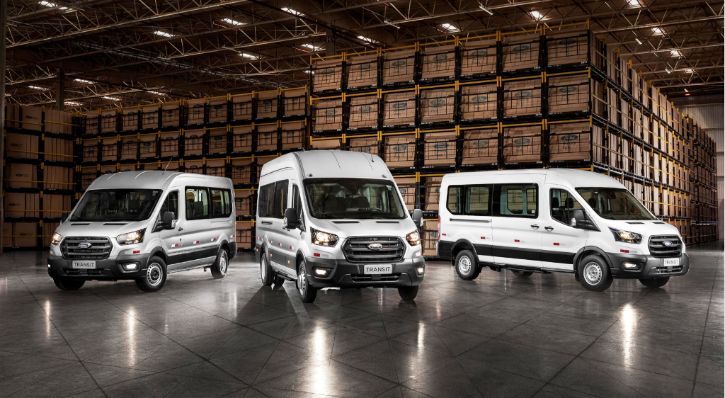 Lançamento: Ford Transit com câmbio automático Linha completa
