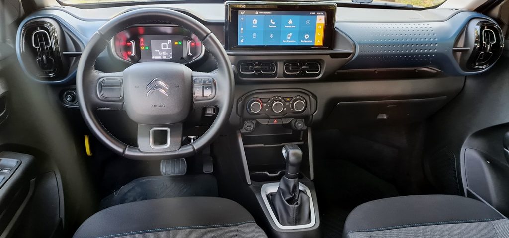 Avaliação: Novo Citroën C3 2023 FEEL PACK 1.6 automático Painel