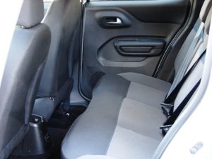 Avaliação: Novo Citroën C3 2023 FEEL PACK 1.6 automático Interior traseiro