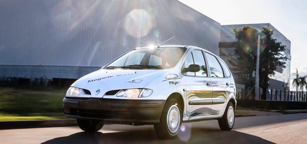 Renault comemora 25 anos da fabricação do Scénic