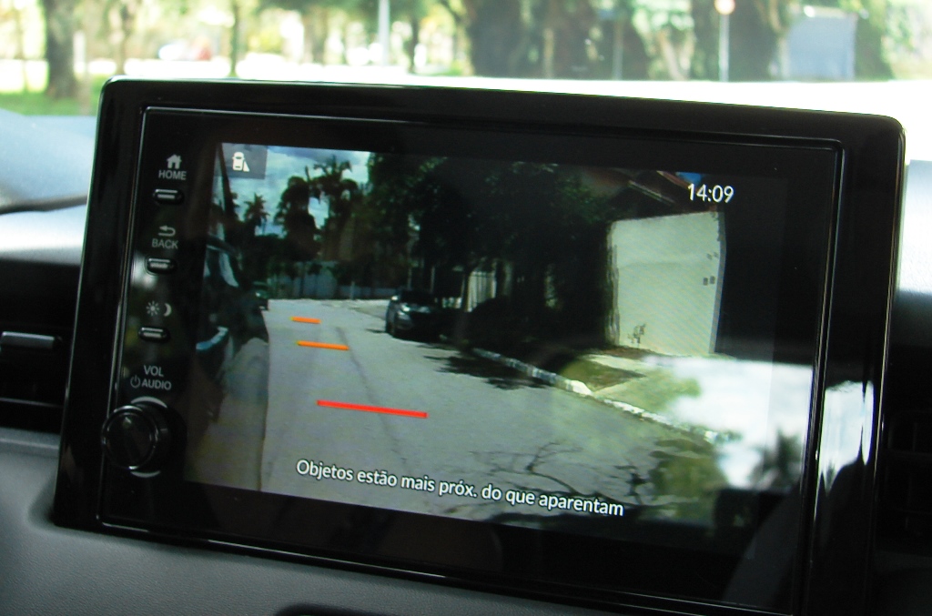 Avaliação: Novo Honda HR-V EXL SENSING 2023 Câmera no retrovisor 