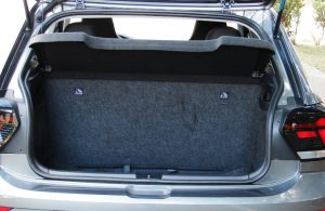 Avaliação: Polo Track 2023 o popular da VW- Porta-malas