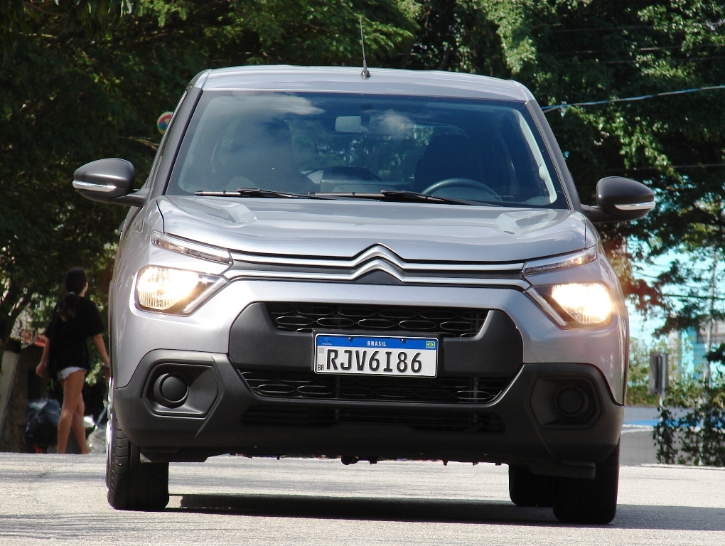 Avaliação: Citroën C3 Live Pack 1.0 2023 Frente