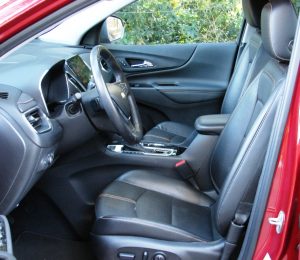 Avaliação: Chevrolet Equinox Premier 1.5 AWD 2023 Espaço dianteiro