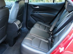 Avaliação: Chevrolet Equinox Premier 1.5 AWD 2023 Espaço traseiro