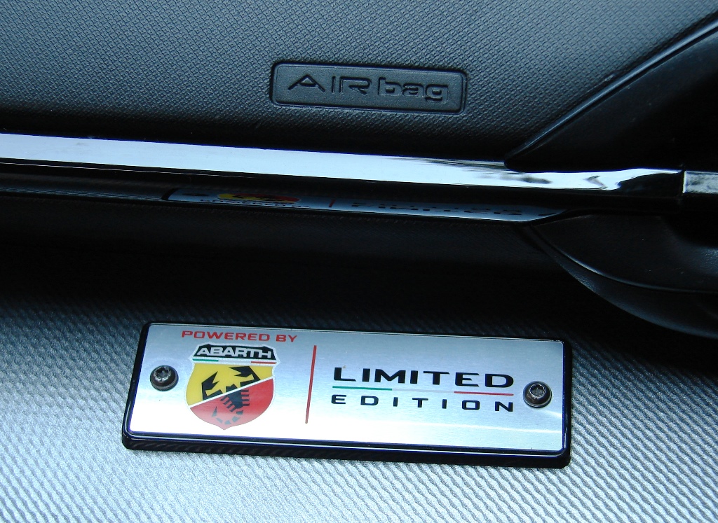 Avaliação: Fiat Fastback Limited Edition Turbo 270 Flex Logo Abarth