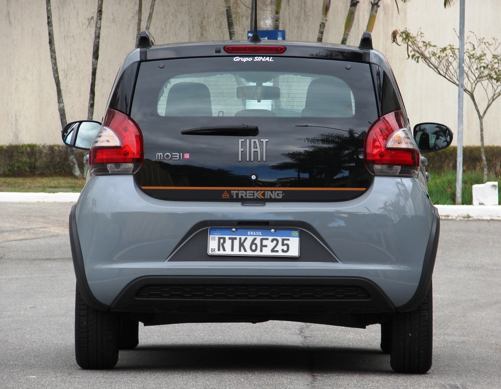 Avaliação: Fiat Mobi Trekking 2023 Traseira