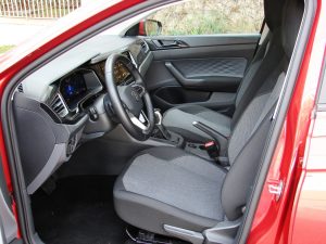 Avaliação: Novo VW Polo Comfortline TSI 170 2023 Espaço dianteiro