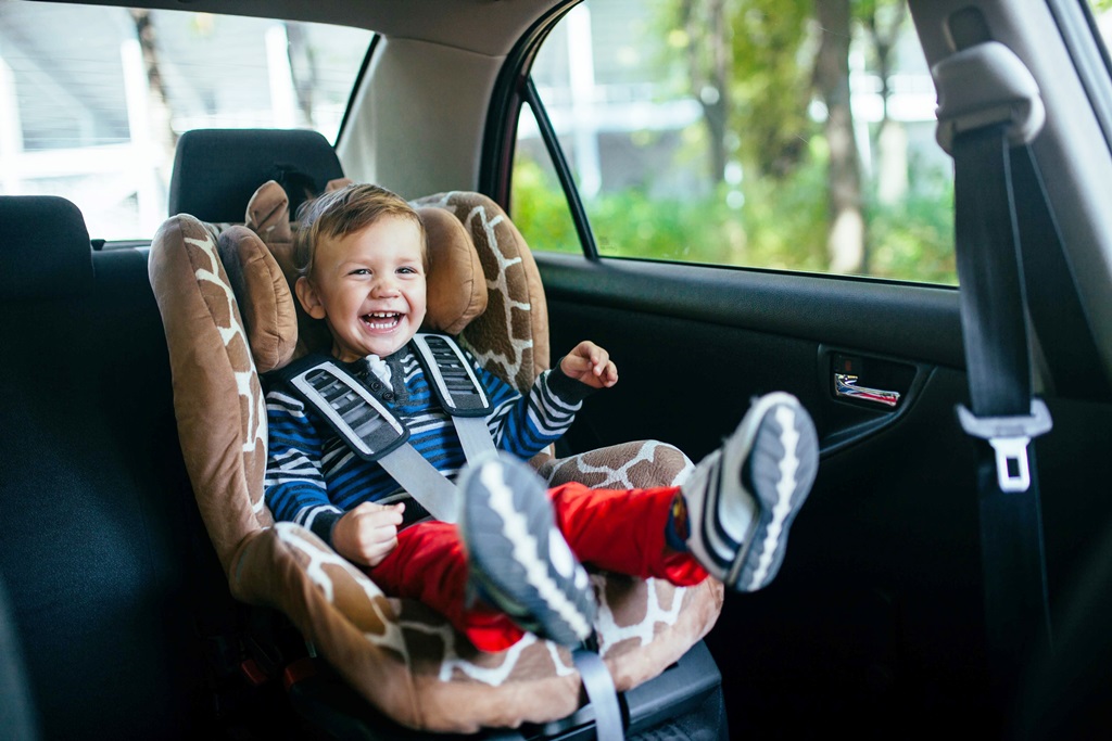 Como transportar crianças no carro Criança acima de 4 anos