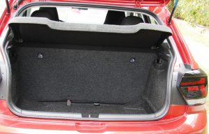 Avaliação: Novo VW Polo Comfortline TSI 170 2023 Porta-malas