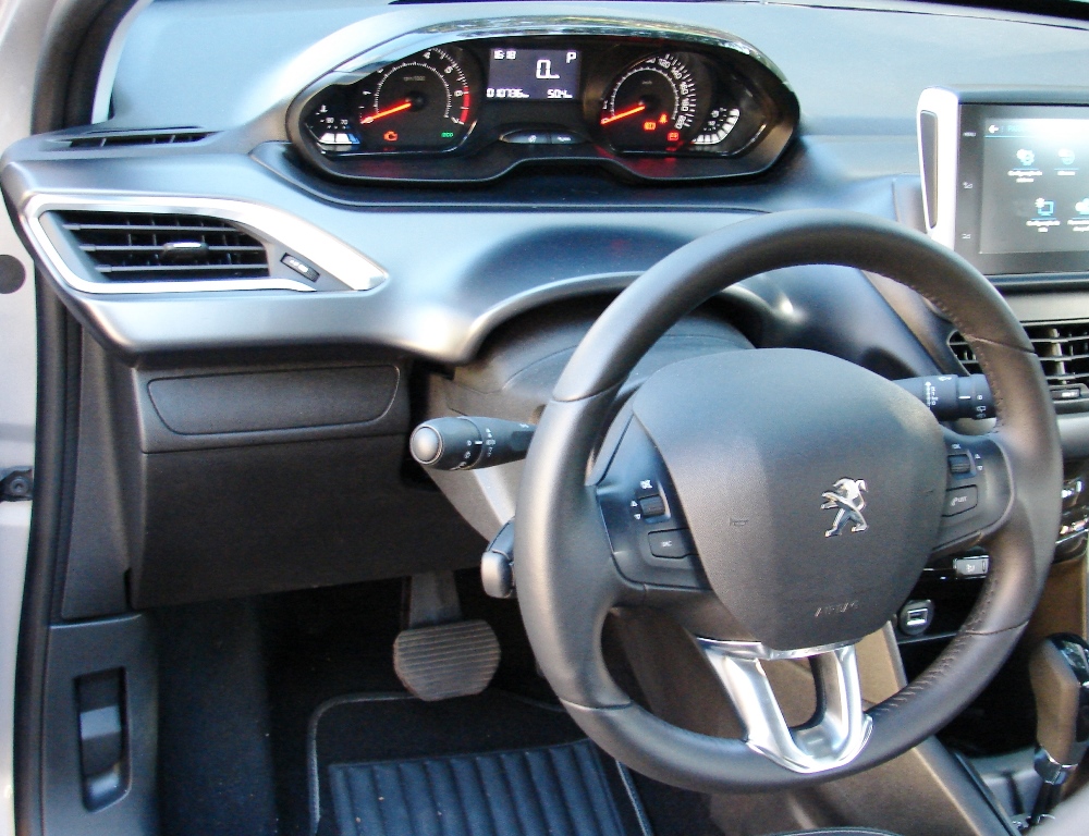 Avaliação: SUV Peugeot 2008 Style 2023 1.6 Flex AT6 iCockpit