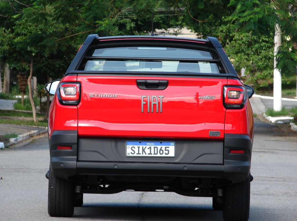 Avaliação: Fiat Strada Ultra 1.0 Turbo 2024 Traseira