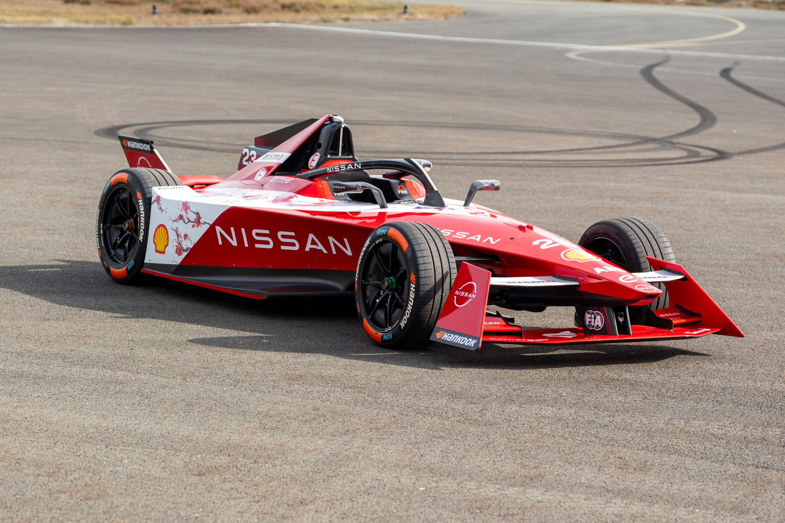 Equipe Nissan de Fórmula E vai compensar emissões