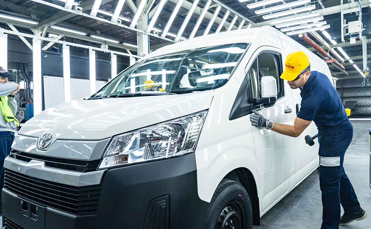 Toyota inicia produção de van na Argentina