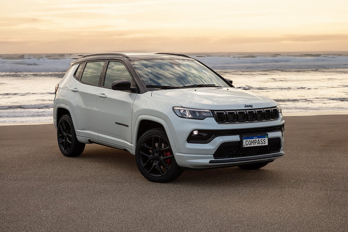 Linha 2025 traz como destaque o novo motor Hurricane 2.0T, que faz do Compass o SUV médio mais rápido produzido no Brasil