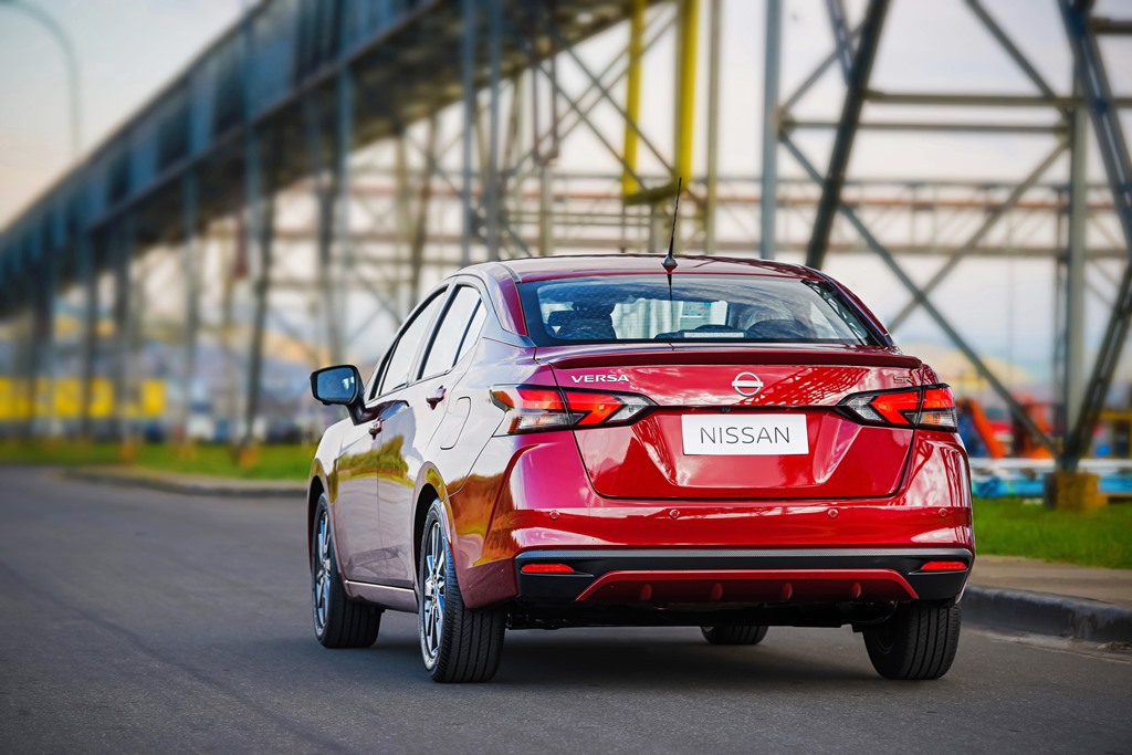 Lançamento: Novo Nissan Versa SR 2025 Traseira