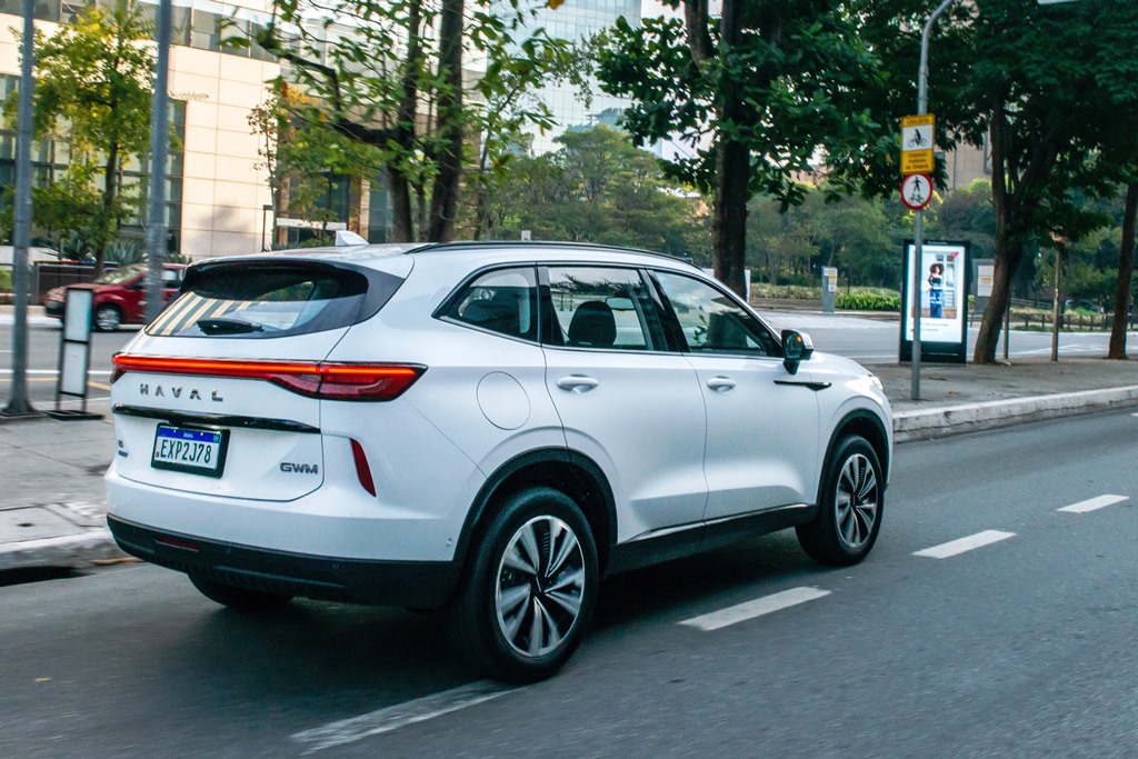 Lançamento: GWM Haval H6 PHEV19 2025 Movimento