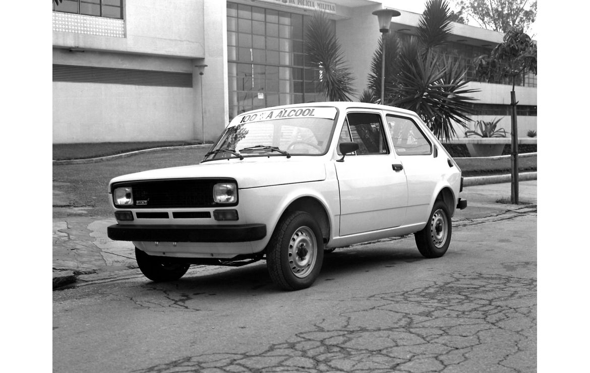 Fiat comemora 45 anos do lançamento do carro a etanol