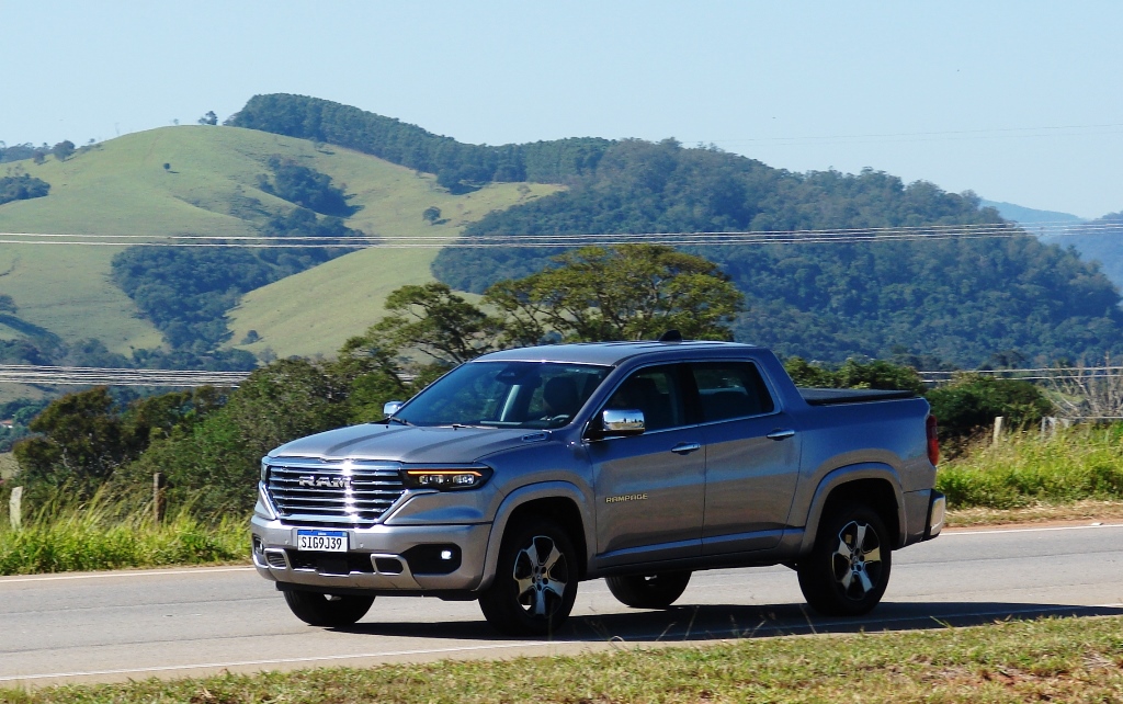 Diferenças Ram Rampage Laramie Rampage Rebel 2024- Laramie em movimento