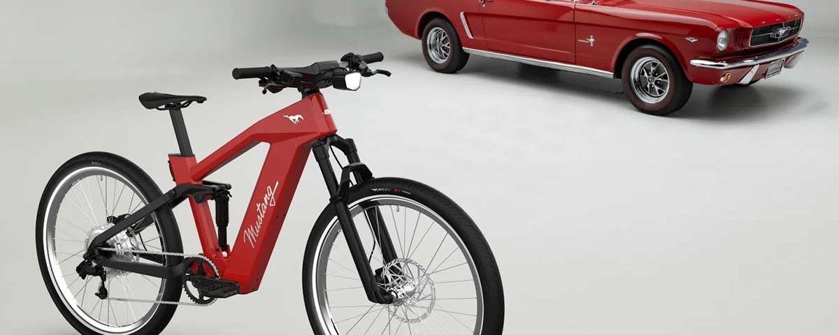 A Ford está aproveitando as conhecidas marcas, Bronco e Mustang , para entrar no segmento de bicicletas elétricas. Para tanto ela lançou duas linhas de e-bikes. Uma proposta traz como tema o Mustang, desenvolvida para uso em estradas e rodovias, a outra, inspirada no Bronco, foi projetada para trilhas.