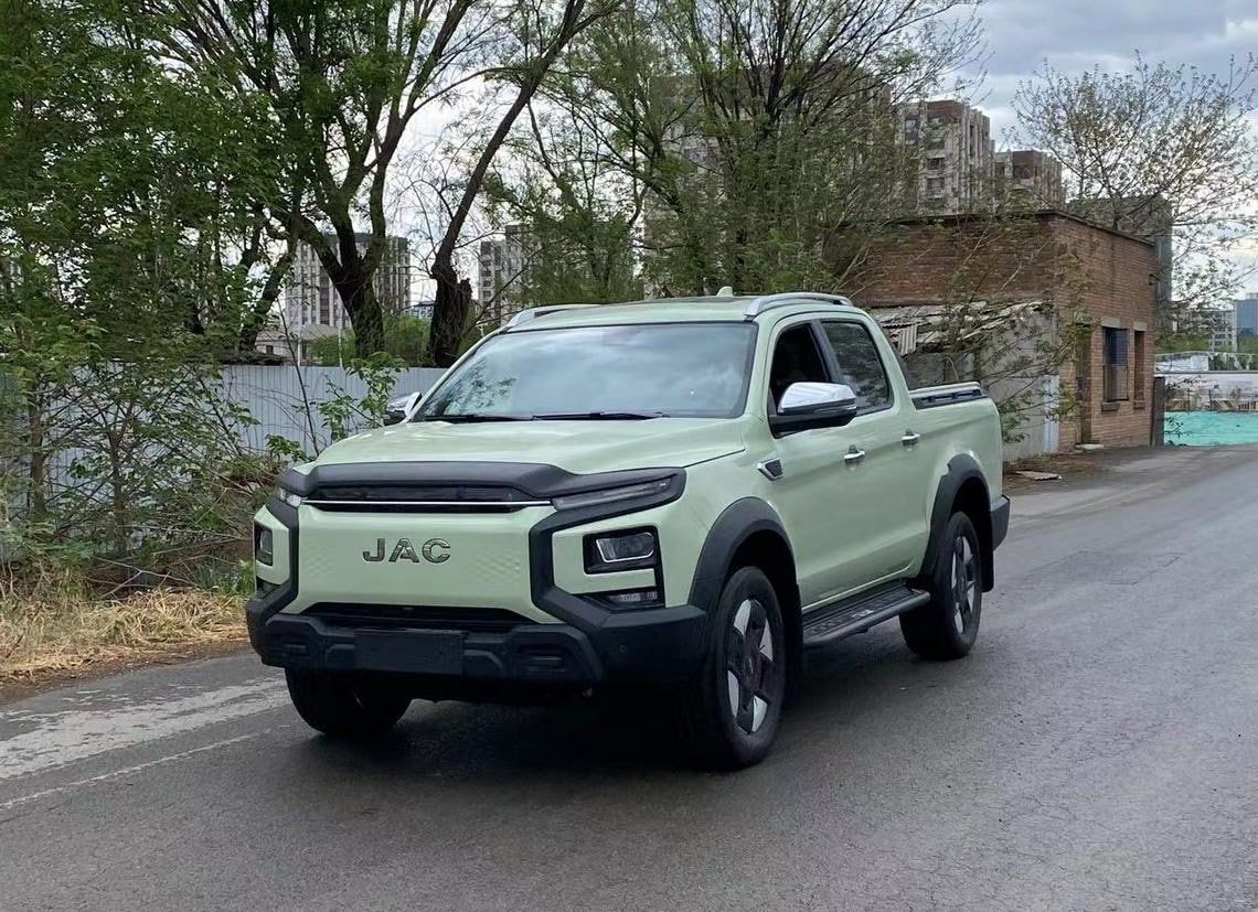 JAC Hunter