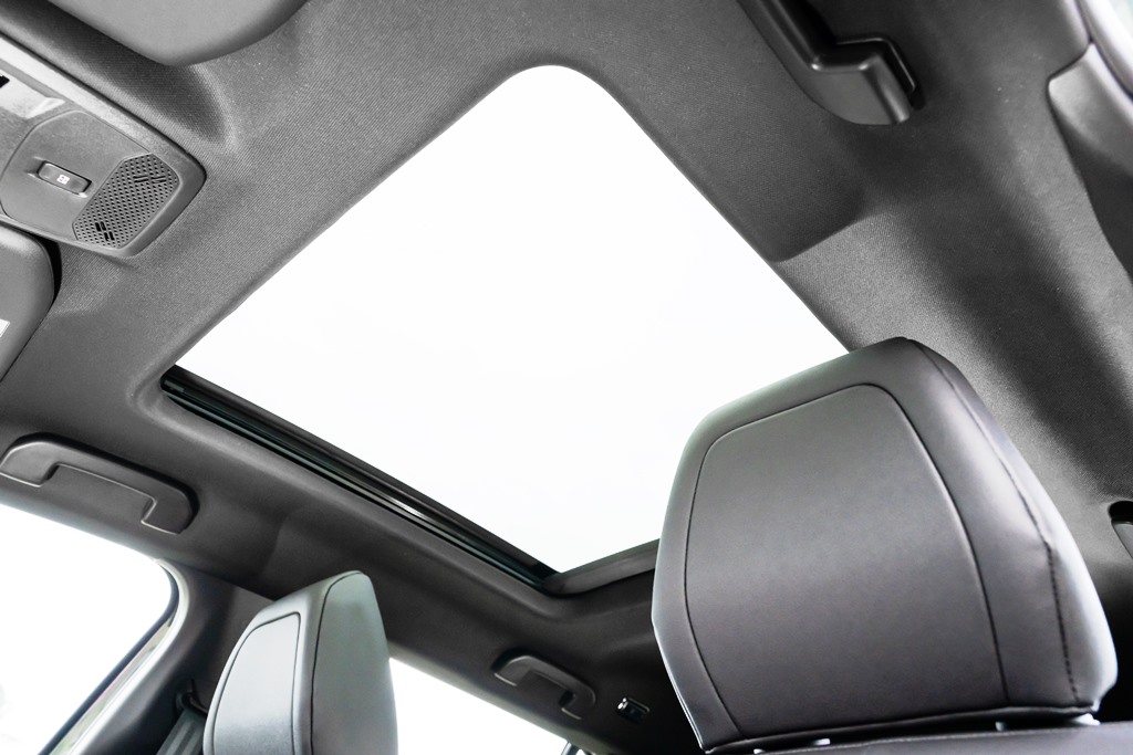 Avaliação: Novo Peugeot 2008 GT 2025 Teto solar panorâmico
