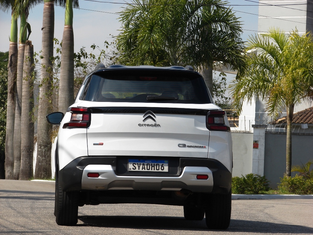 Avaliação: Citroën C3 Aircross Shine 7 lugares 2025 Traseira