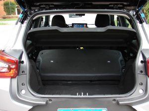 Avaliação: Novo Citroën C3 You 2025 com motor turbo Porta-malas banco rebatido