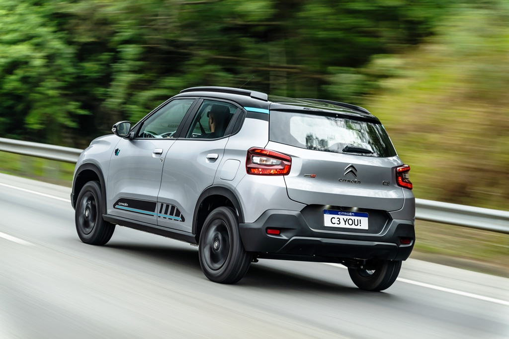 Avaliação: Novo Citroën C3 You 2025 com motor turbo movimento