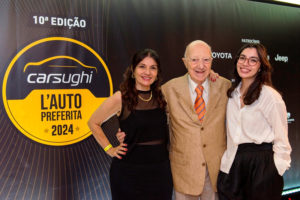 Vencedores Prêmio Carsughi LAuto Preferita 2024 Cláudia, Cláudio e Gabriella