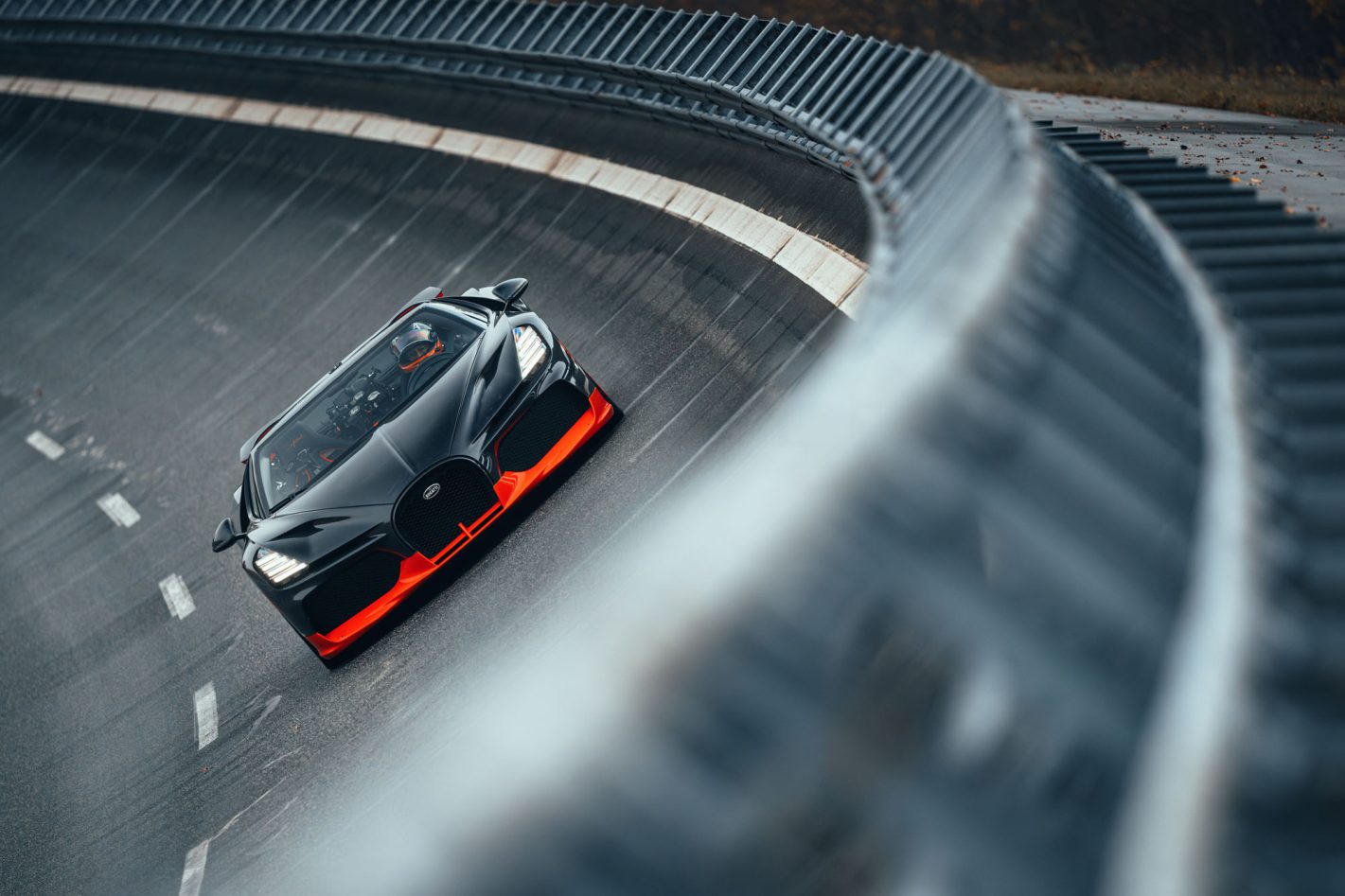 Bugatti quebra novo recorde mundial com o W16 Mistral
