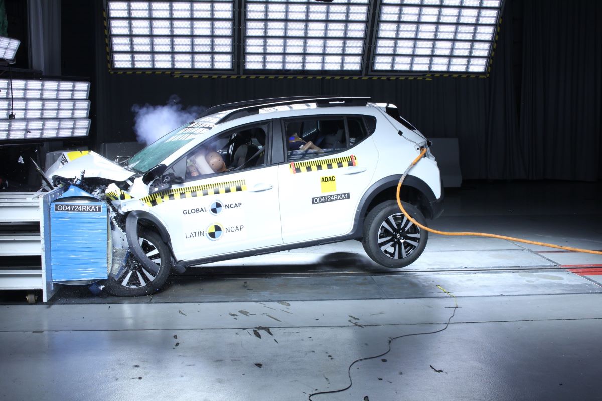 Latin NCAP tem 4 estrelas Kardian e zero para Sandero e Logan