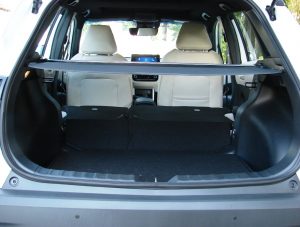 Avaliação: Toyota Corolla Cross XRX 2026 Capacidade porta-malas