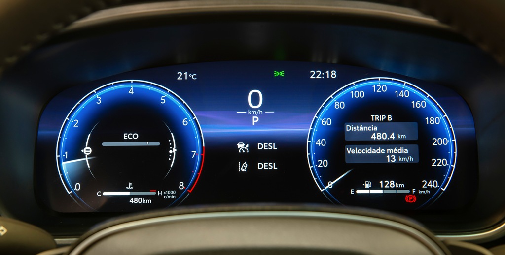 Avaliação: Toyota Corolla Cross XRX 2026 Painel de instrumentos