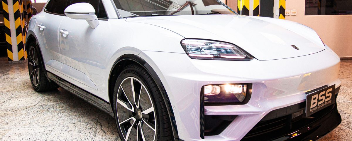 Porsche Macan elétrico recebe blindagem inédita no Brasil. A BSS Blindagens, referência em blindagem de veículos premium, concluiu a proteção do primeiro Porsche Macan elétrico blindado do mundo.