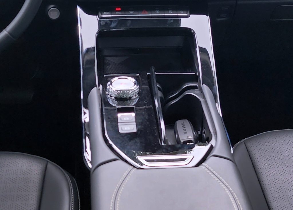 Avaliação: HAVAL H6 PHEV34 2025 Console