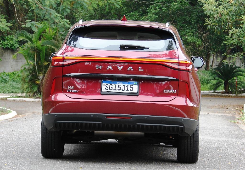 Avaliação: HAVAL H6 PHEV34 2025 Traseira