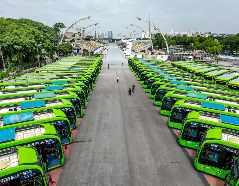 Cidades brasileiras discutem a mobilidade em ônibus elétricos