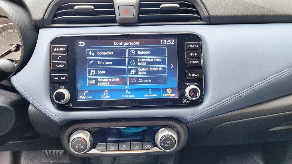 Avaliação: Nissan Versa Exclusive 2025 Multimídia 